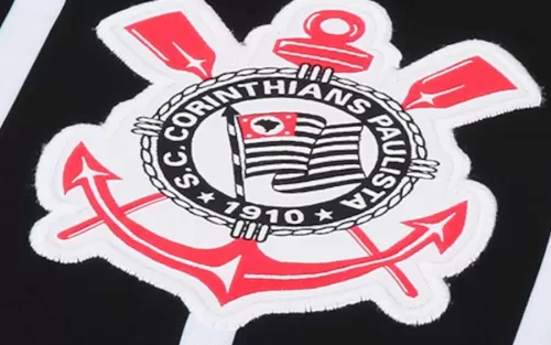 Corinthians é punido com perda de mando de campo por cantos homofóbicos da torcida