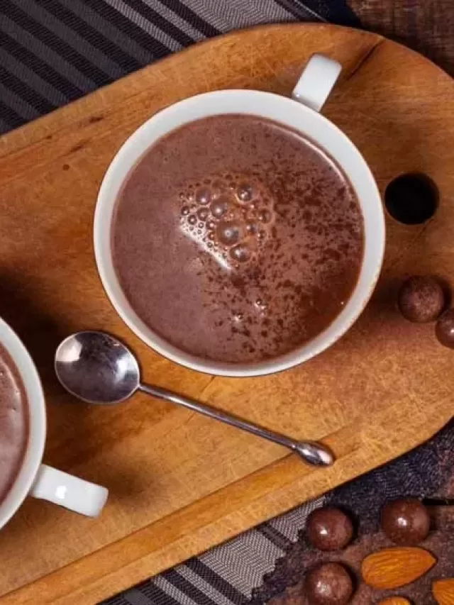 Receita de chocolate quente cremoso gourmet; veja passo a passo