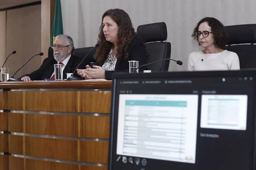 Ministra Esther Dweck durante a coletiva do an´úncio das autorizações dos concursos (Adalberto Marques)