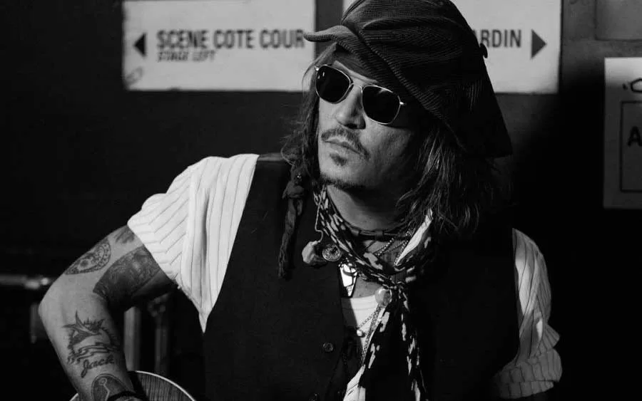 Astro Johnny Depp Desmaia e Shows da Banda Hollywood Vampires são Cancelados Durante Turnê Europeia