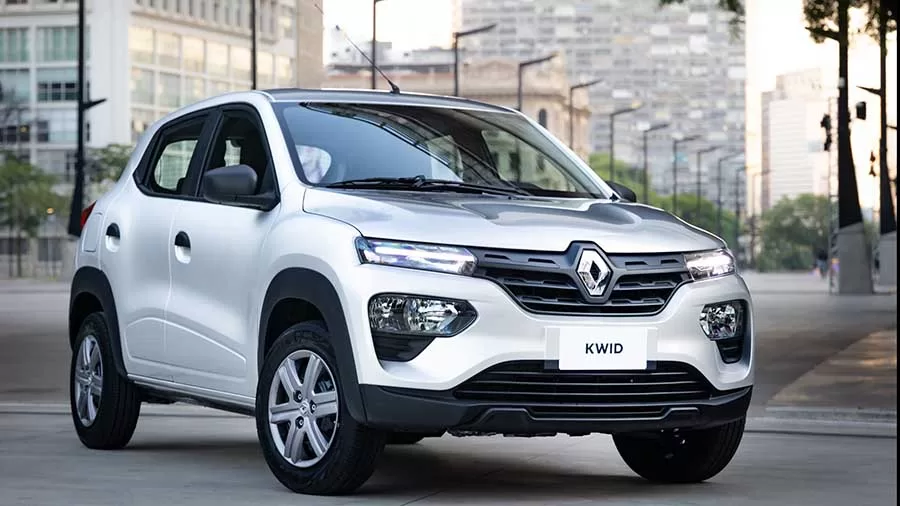 O Renault Kwid ocupa o topo da lista, com um preço de R$ 62.010. Conhecido por sua economia de combustível e design compacto, é uma excelente opção para quem busca mobilidade urbana. O modelo vem ganhando popularidade devido ao seu baixo custo de manutenção e conforto surpreendente para um carro dessa faixa de preço.