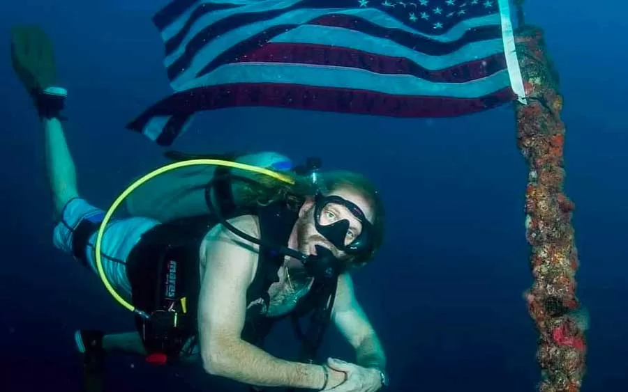 Você ficaria 100 dias embaixo d’água? Esse mergulhador bateu esse recorde