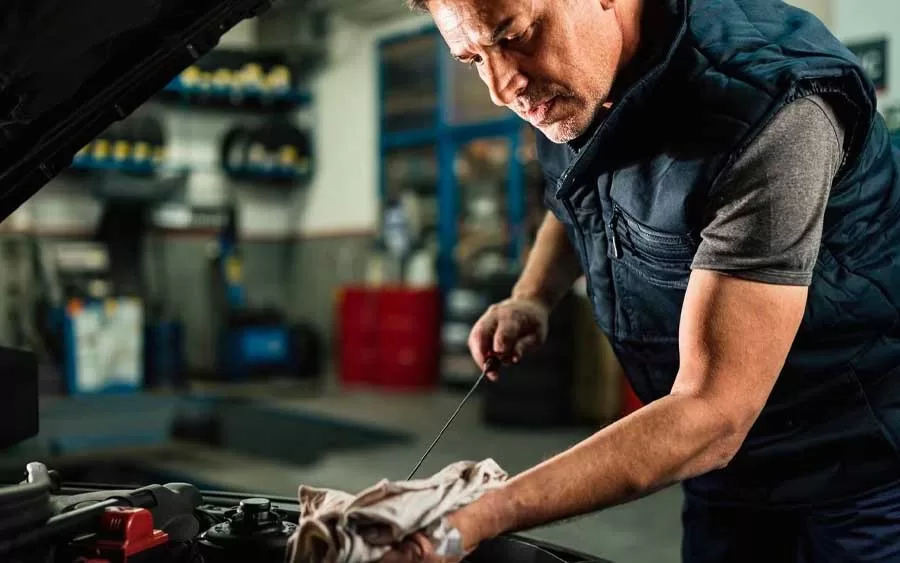 Como é feito o sistema de lubrificação do motor?