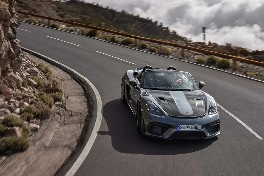 Novo Porsche 718 Spyder RS: O Supercarro Conversível de Alta Performance
