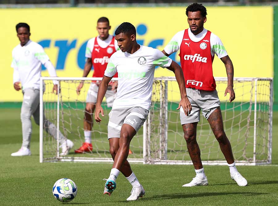 O jogador Luis Guilherme, da SE Palmeiras, durante treinamento, na Academia de Futebol. (Foto: Cesar Greco/Palmeiras/by Canon)