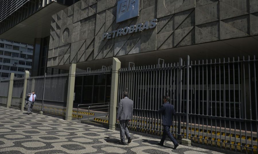 A Petrobras retomou seu programa de estágio, após a suspensão da seleção desde 2019. A empresa espera preencher mais de 200 vagas distribuídas em 11 estados brasileiros: Rio de Janeiro, São Paulo, Espírito Santo, Paraná, Rio Grande do Sul, Rio Grande do Norte, Bahia, Ceará, Minas Gerais, Mato Grosso do Sul e Pernambuco. (Fernando Frazão/Agência Brasil)