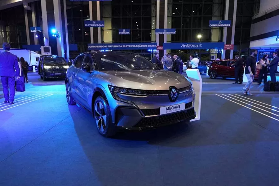 Carro elétrico: Renault mostra Megane, Kangoo e Kwid elétrico na Anfavea