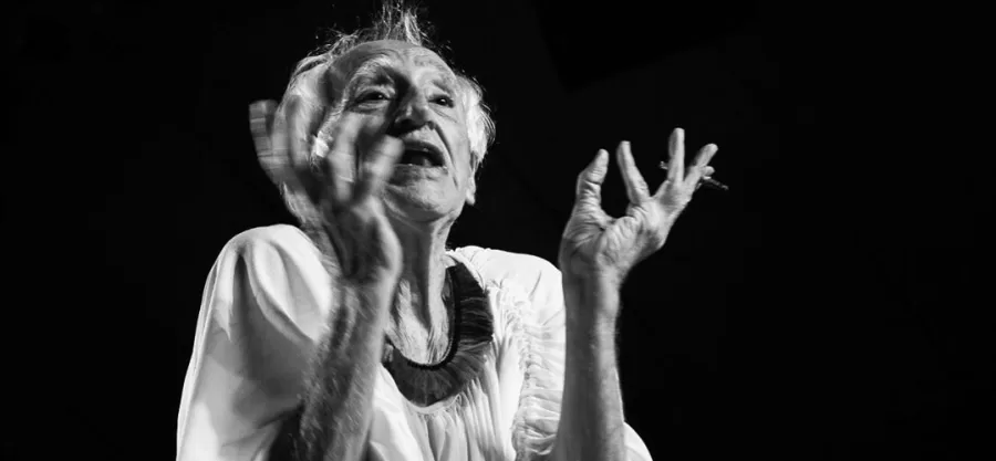 Estado de saúde de Zé Celso, diretor e dramaturgo, é estável após incêndio