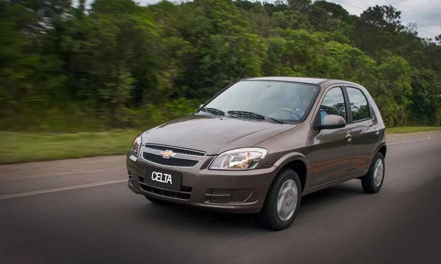 Outro aspecto relevante é o uso pretendido para o veículo. Se você busca um carro simples e econômico para deslocamentos urbanos, o Celta pode ser uma opção interessante. No entanto, se você precisa de um veículo com mais espaço, conforto e recursos avançados, talvez seja melhor considerar outros modelos mais recentes.