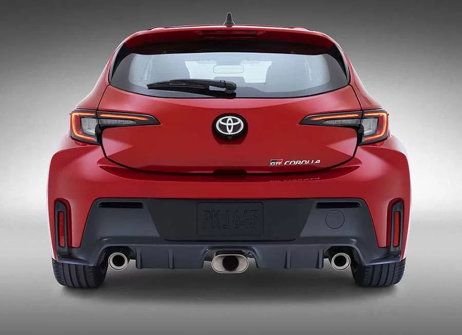 O GR Corolla foi desenvolvido de entusiastas para entusiastas, refletindo a essência da Toyota GAZOO Racing de ultrapassar limites para fabricar carros cada vez melhores.