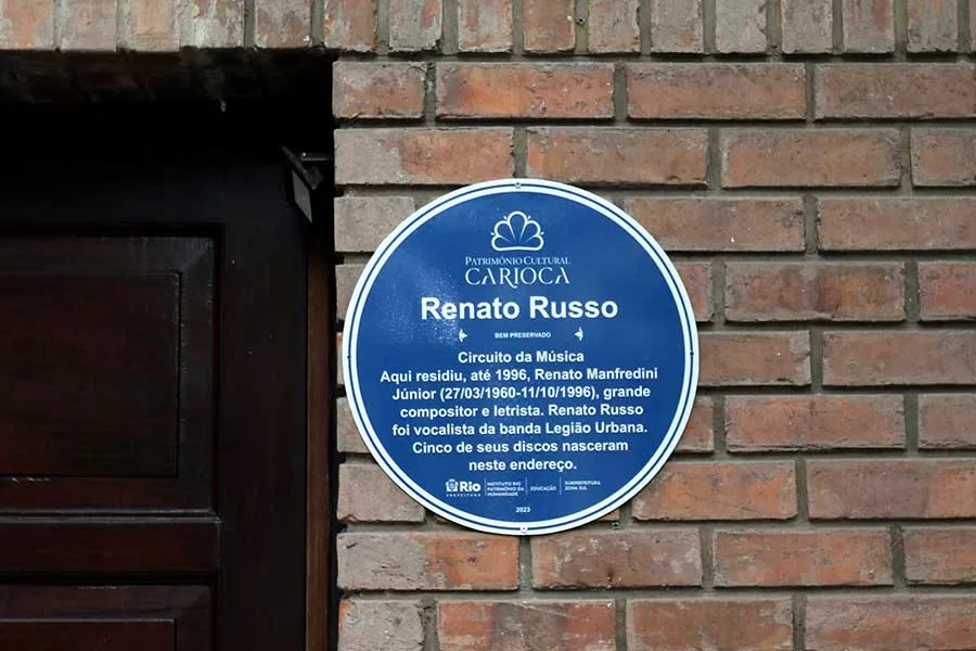 Renato Russo é homenageado no encontro da Bossa-Nova e do Rock em Ipanema