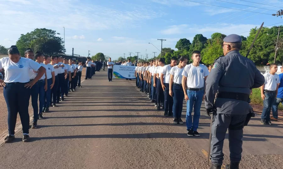 Tribunal analisará ação do MPF para garantir a liberdade estética e comportamental em escolas militares (Escola Lima Neto/Facebook)