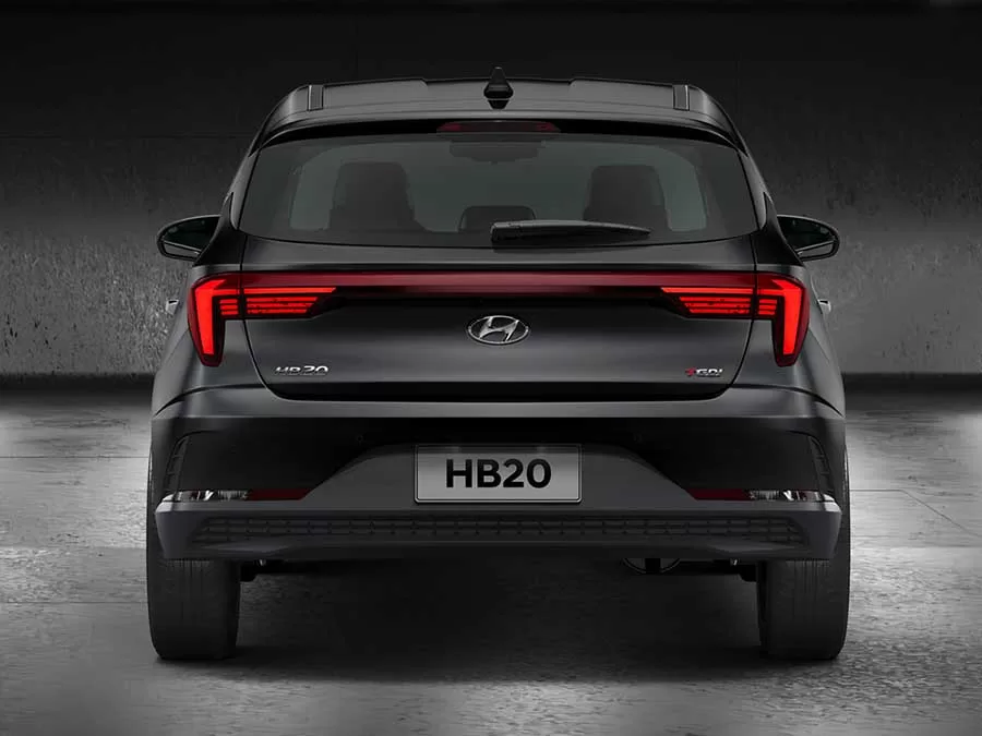 A traseira do Novo Hyundai HB20 também recebeu um cuidadoso redesenho, com o objetivo de criar um visual inovador e marcante.