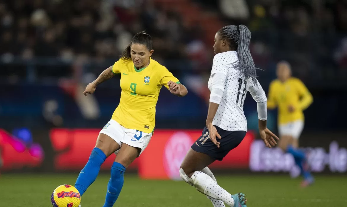 Brasil perde para França em partida crucial da Copa do Mundo Feminina