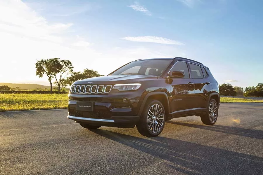 Jeep Compass 2023: Potência, Tecnologia e Segurança