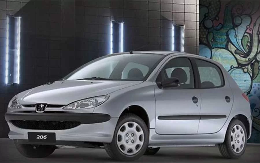 Comportamento Dinâmico: O Peugeot 206 é conhecido por oferecer uma condução ágil e divertida, especialmente em trajetos urbanos.