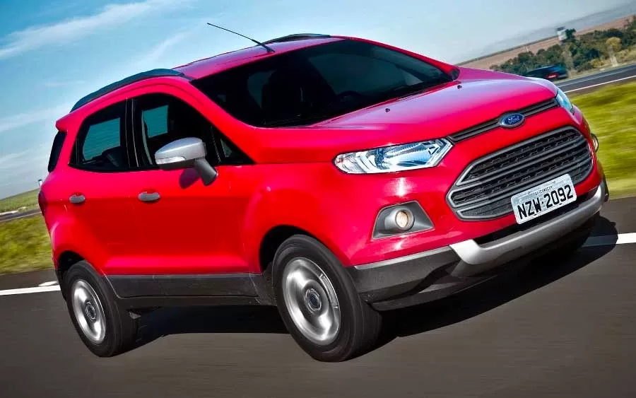 Recursos e Equipamentos: Mesmo em sua versão de 2013, o Ford Ecosport Freestyle 1.6 oferece uma gama de equipamentos que visam proporcionar conforto e segurança aos ocupantes.