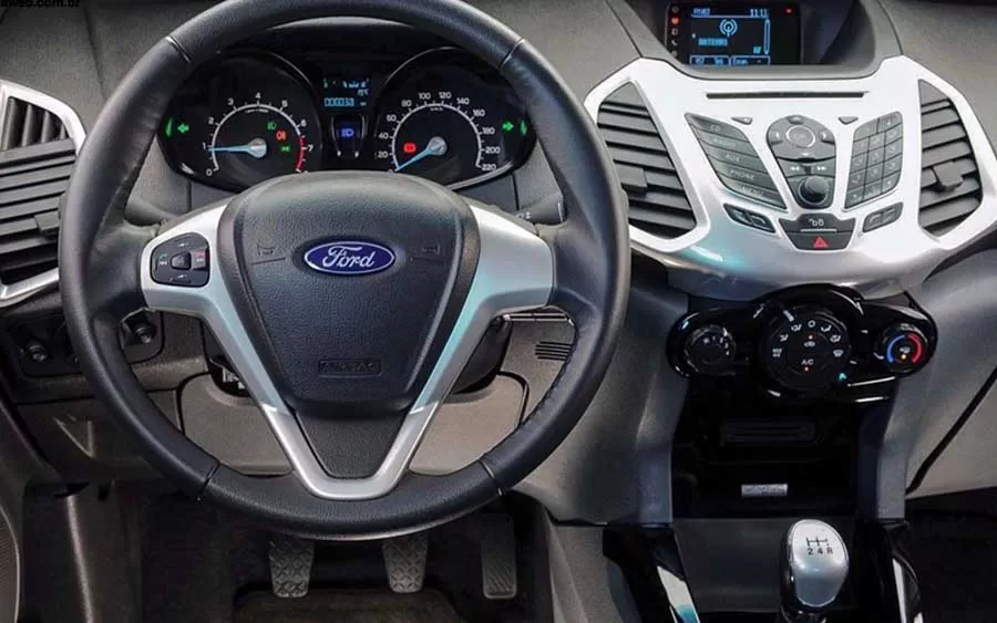 Versatilidade: O Ford Ecosport é conhecido por sua versatilidade e capacidade de se adaptar tanto às demandas urbanas quanto às aventuras na estrada.