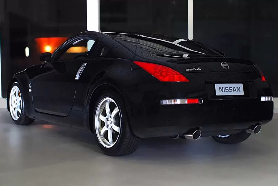 O Nissan 350Z 3.5 V6 de 2008 é um carro esportivo icônico que oferece uma experiência emocionante ao volante.