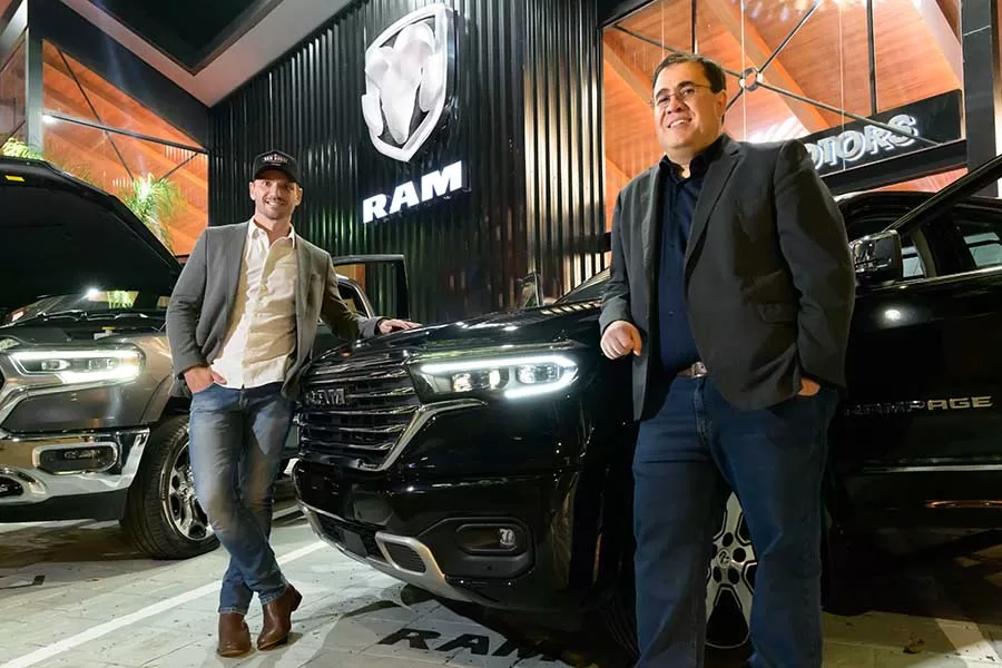 Everton Kurdejak, vice-presidente de Operações Comerciais da Ram para o Brasil e Juliano Machado, Diretor de Marketing de Produto da Ram para a América do Sul na Ram House São Paulo