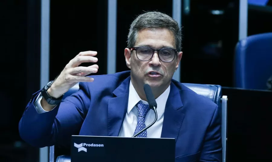 Banco Central Avalia o Fim do Crédito Rotativo em Cartões de Crédito