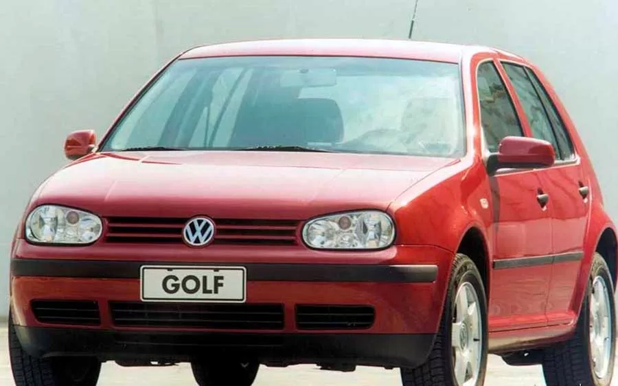 Quando se trata de adquirir um veículo usado, a escolha é crucial. Entre os clássicos automotivos, o Volkswagen Golf 1.6 2002 emerge como uma opção tentadora.