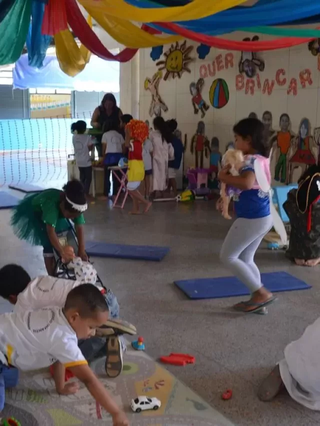 O que é uma escola tempo integral? Veja regras para participar