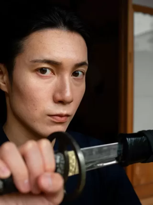 Qual é melhor katana ou espada longa?