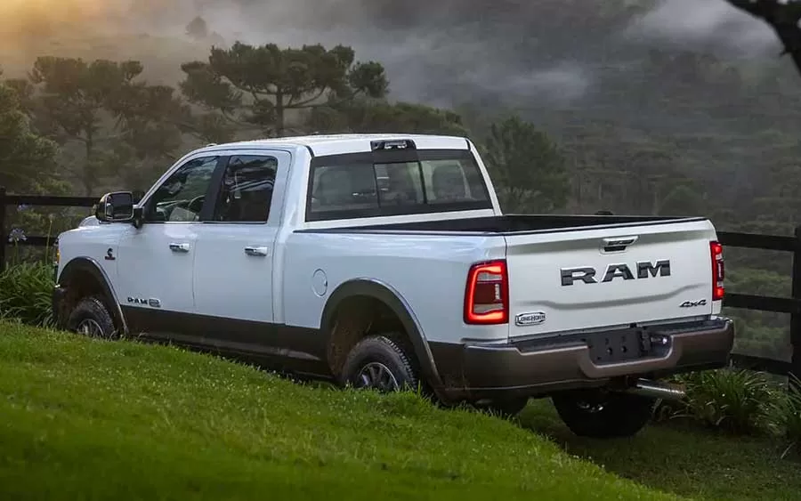 A Nova Ram 3500 vem conquistando admiradores com sua alta performance e recursos avançados.