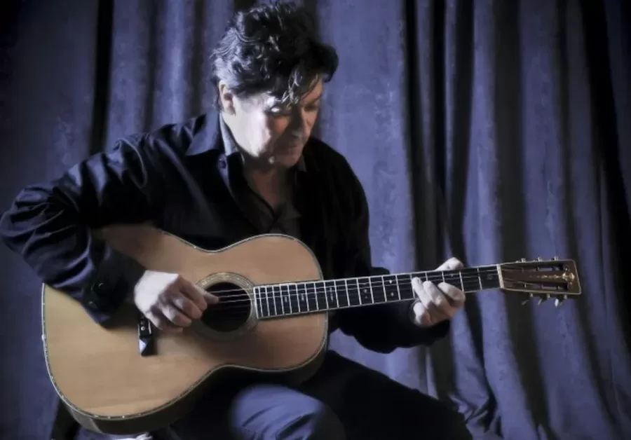 Adeus Robbie Robertson: Legado do Ex-Líder do The Band e sua Parceria com Bob Dylan