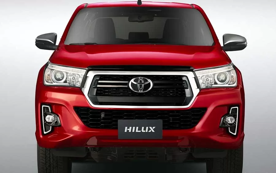 No universo das picapes médias, um nome ressoa com destaque: a Toyota Hilux SRV 2.8 Turbo 4x4 AT CD 2019.