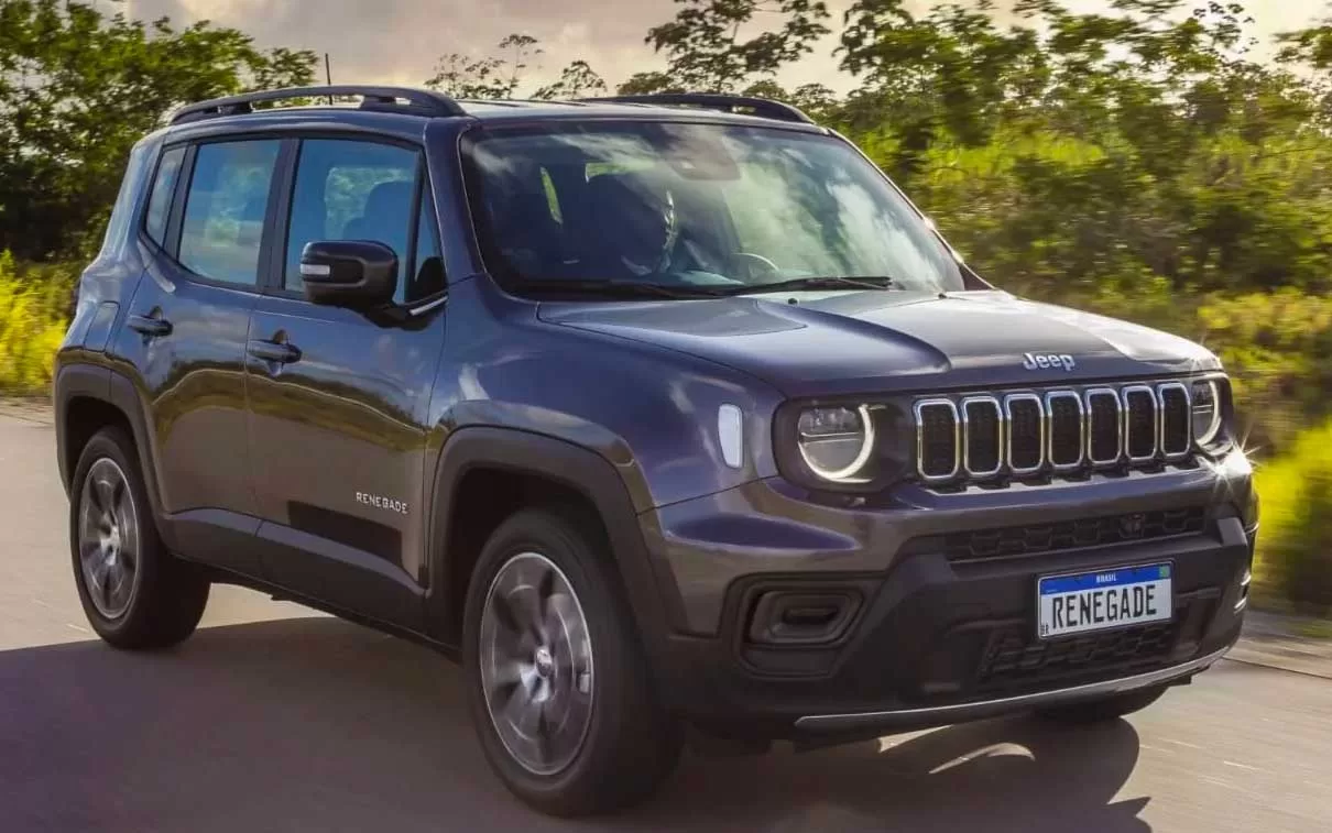 O Jeep Renegade Longitude 1.3 se destaca no quesito desempenho, com até 180 cv de potência e um torque máximo de 27,5 kgfm (gasolina). Uma escolha ideal para quem valoriza um SUV poderoso e ágil.