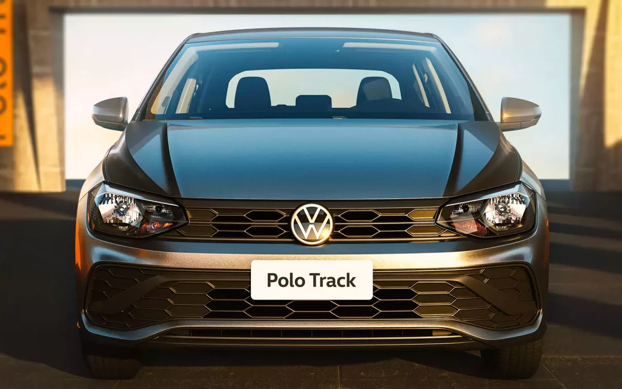 O design moderno e distintivo do Polo Track 2024 o destaca nas ruas, com sua grade frontal exclusiva e rodas de 15 polegadas.