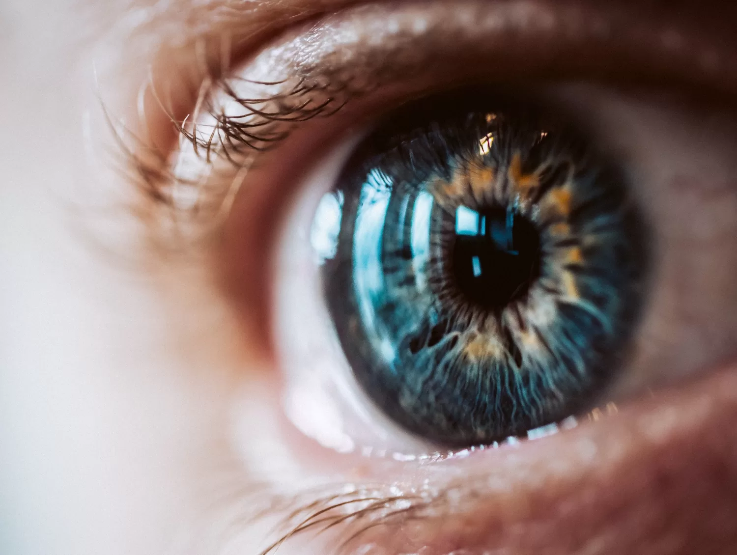 A técnica de laser pulsado desenvolvida pela USP pode oferecer uma nova esperança no tratamento do melanoma ocular, mostrando-se eficaz em testes preliminares.