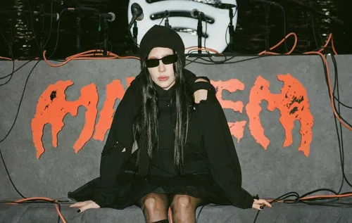 Lady Gaga se apresenta em Copacabana no dia 3 de maio, marcando seu retorno ao Brasil após 13 anos. O show celebra a nova turnê do álbum Mayhem e promete espetáculo histórico - foto/instagram (@ladygaga)