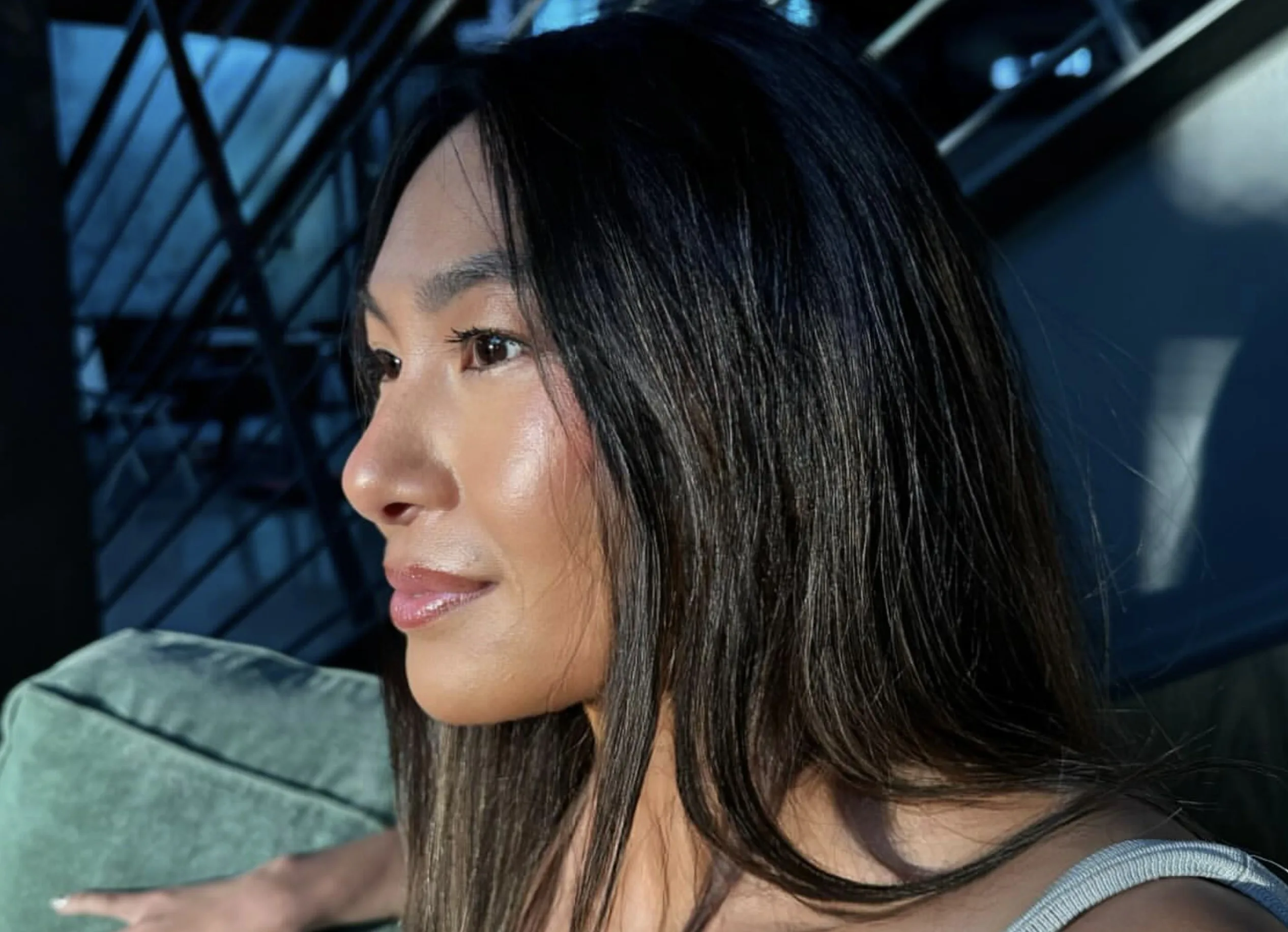 Ela não canta, não herdou fortuna e nem é famosa. Mesmo assim, Lucy Guo se tornou bilionária antes dos 30 — e ultrapassou até a Taylor Swift no ranking!