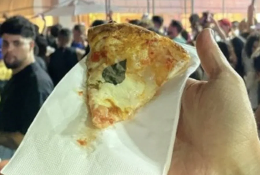 Lady Gaga envia pizzas a fãs no Copacabana Palace e emociona seguidores antes de show no Rio