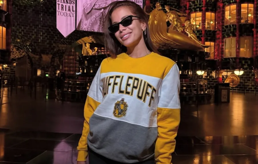 Anitta trava batalha judicial para impedir uso do seu nome por farmacêutica em cosméticos