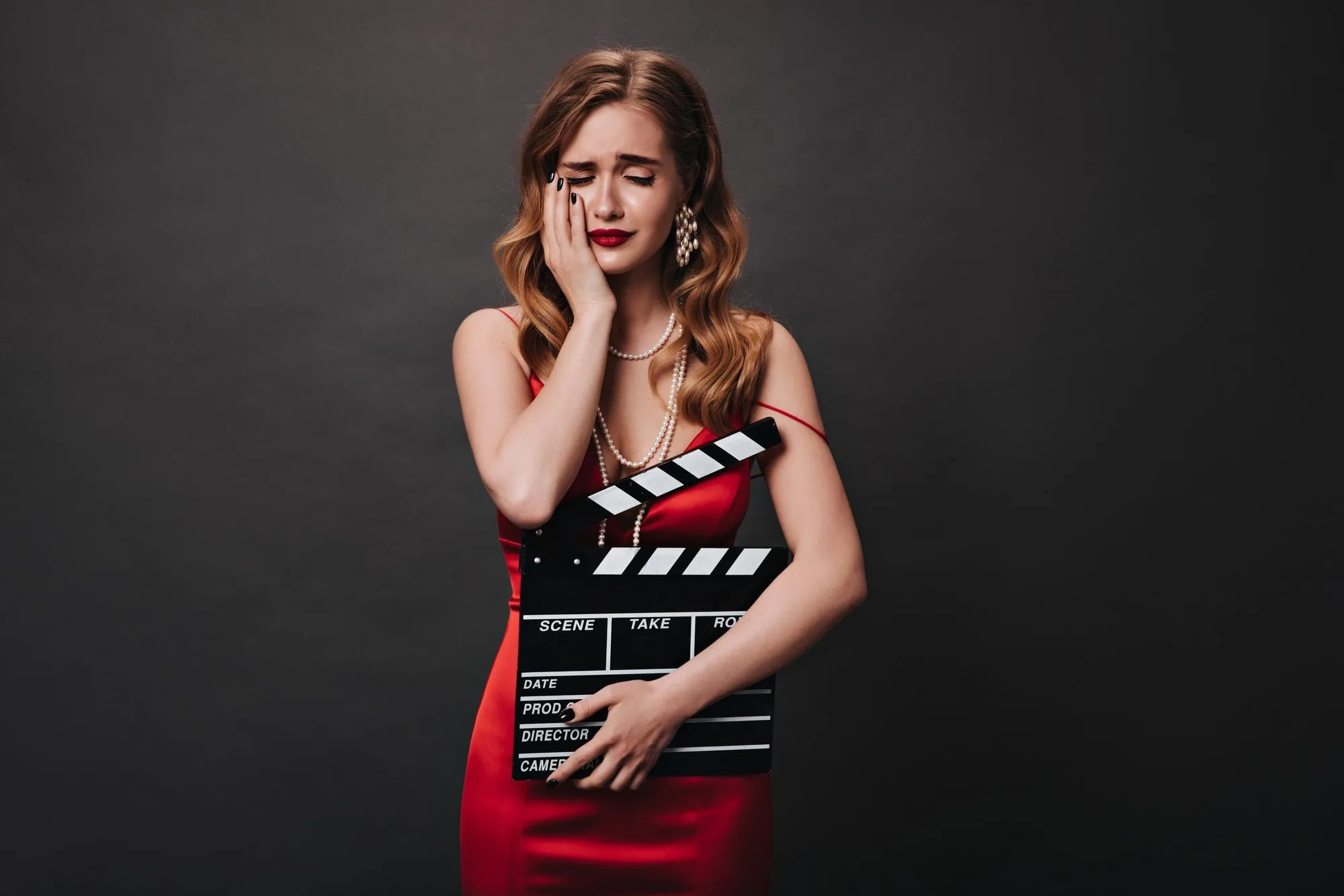 Trump propõe tarifa de 100% sobre filmes feitos fora dos EUA e diz que quer produções feitas em solo americano para salvar Hollywood da “morte rápida”.