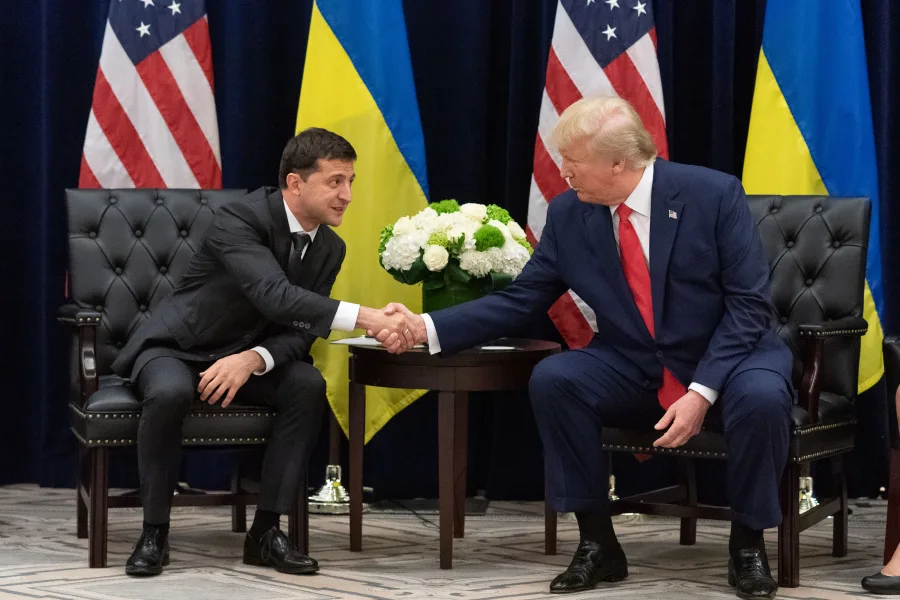 Trump fecha acordo com Ucrânia para explorar minerais raros em regiões devastadas pela guerra