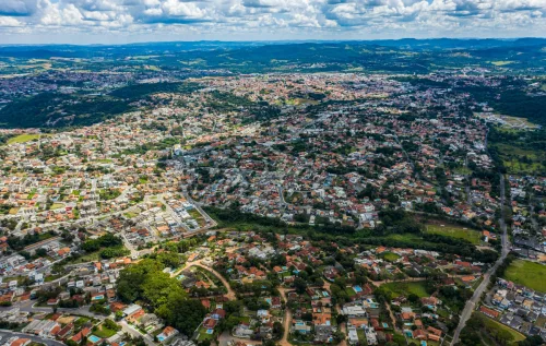 Cansado de violência nas grandes cidades? Tem um lugar no Brasil que virou exemplo de segurança e tá chamando mais atenção que o Canadá.