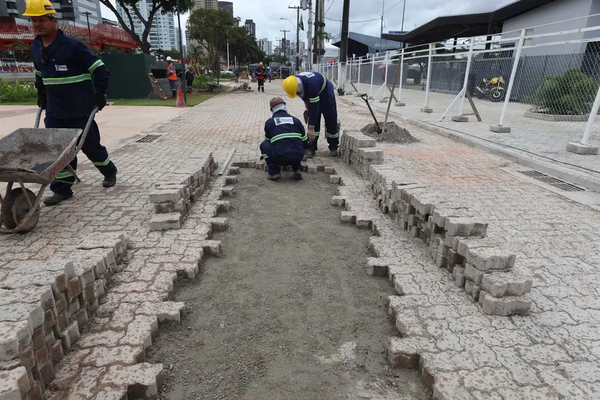 Enquanto as intervenções urbanas seguem em ritmo acelerado, moradores das periferias expressam dúvidas sobre os reais impactos das obras em suas regiões e no futuro da cidade - Foto: Bruno Cruz / Ag. Pará