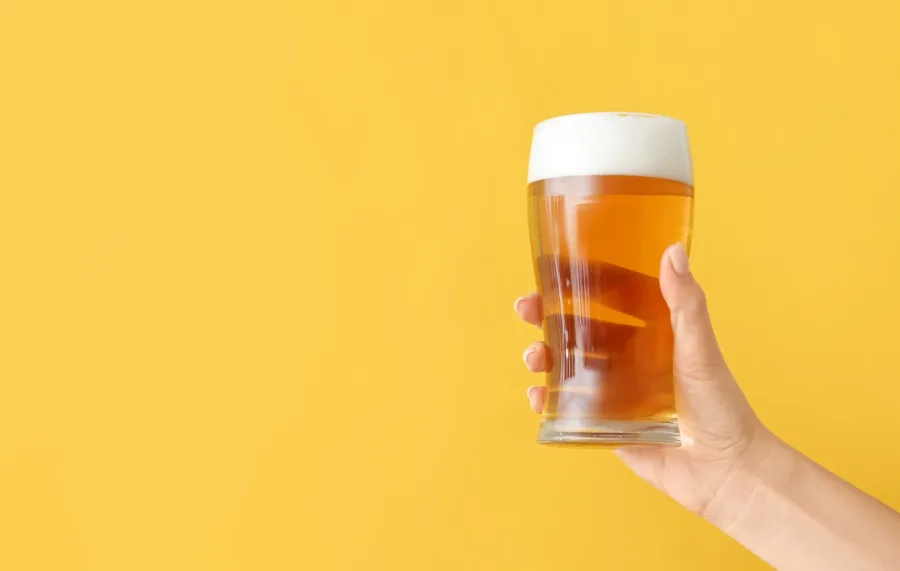Consumir cerveja “sem álcool” e dirigir pode gerar multa de R$ 2.934,70 e suspensão da CNH