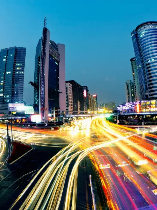 Relatividade e luz: o que muda no espaço e tempo em alta velocidade?