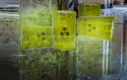 A radiação da explosão ainda vive dentro da gente. Isótopos radioativos passaram pelo ar, pela comida e até hoje estão no nosso organismo - Reprodução / canva