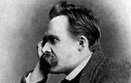 Nietzsche sofreu um colapso mental após abraçar um cavalo agredido em Turim, em 1889. A partir desse episódio, o filósofo nunca mais voltou ao estado de lucidez anterior.