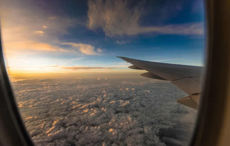 Por que temos medo de avião? A ciência explica como a atenção, a mídia e o cérebro influenciam