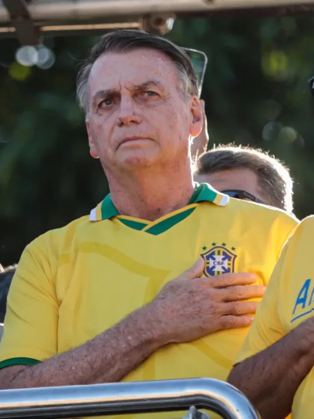Bolsonaro hoje preso: Moraes decreta prisão domiciliar e isolamento