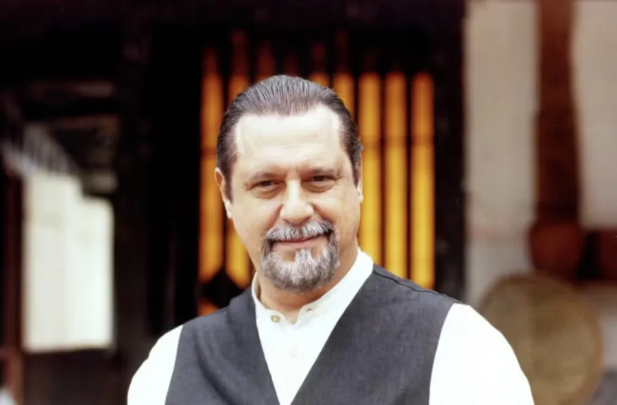 Antonio Fagundes está em destaque nas tardes da Globo, vivendo simultaneamente dois papéis marcantes em “A viagem” e “Terra nostra”, agora em reprise.