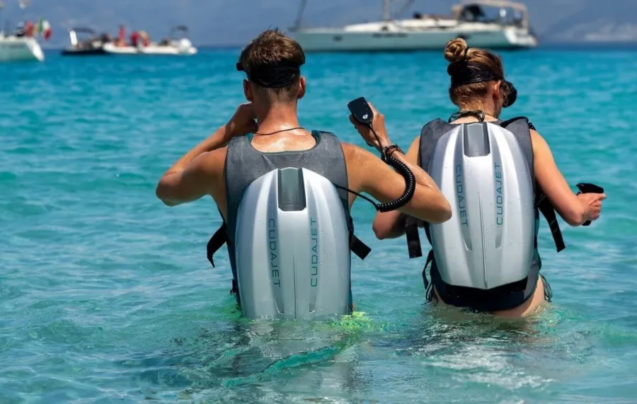 Jetpack subaquático de US$ 30 mil oferece sensação de voo e já conquistou donos de superiates